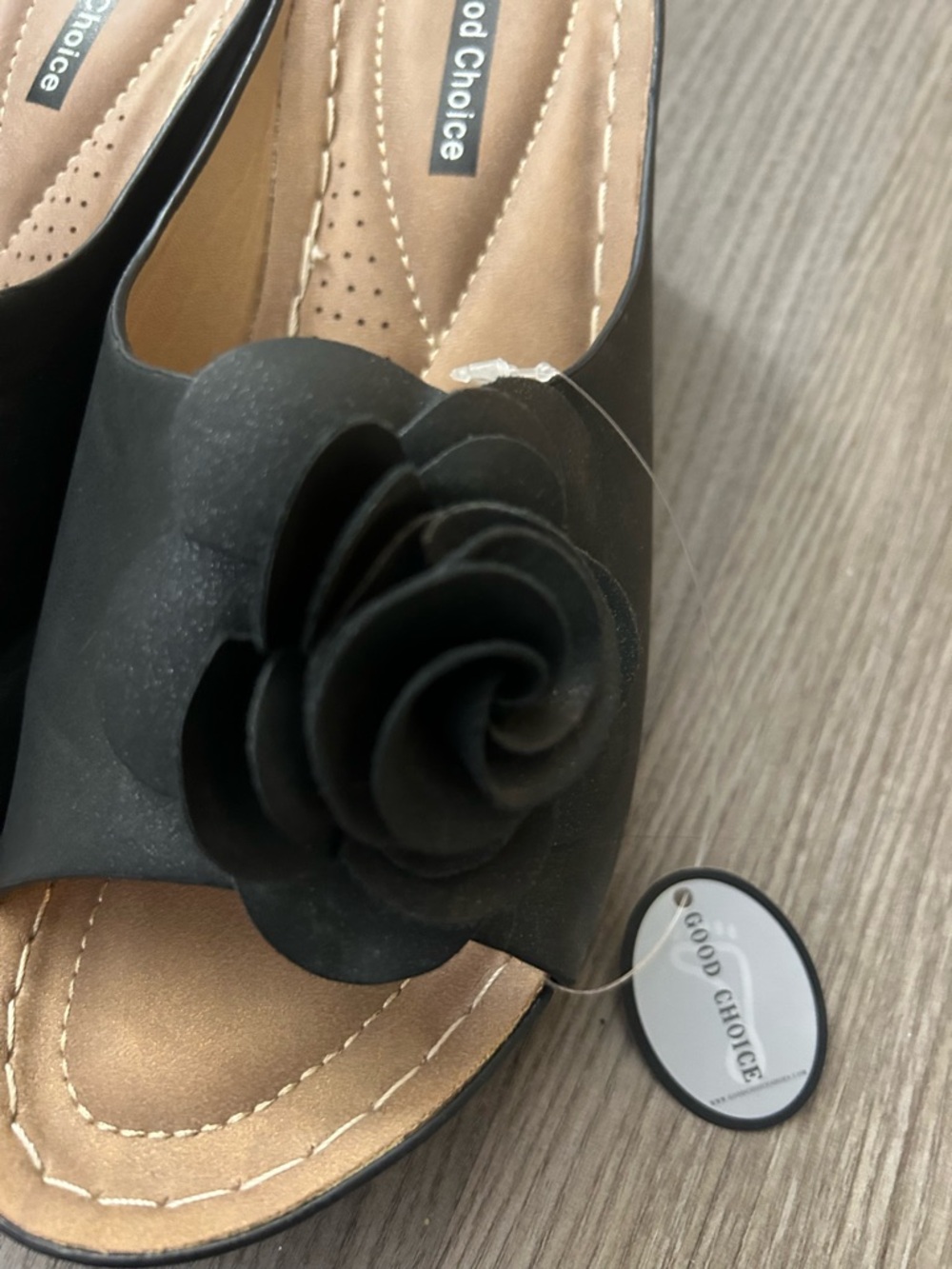 Good Choice Women's Black Floral Slide Sandals NWT - Picture 2 of 6